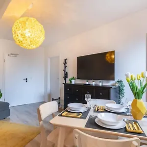 1 Schulterblatt-apartments For 6 Apartment